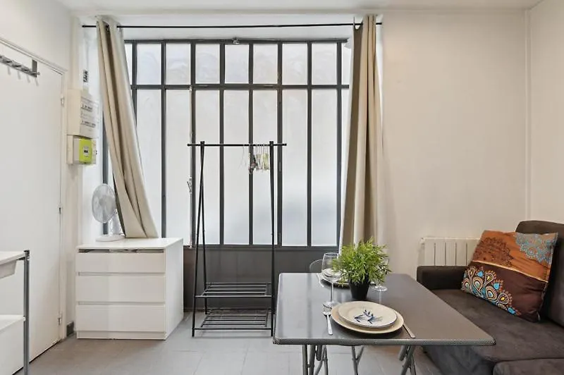 324 Vanves - Superb In *